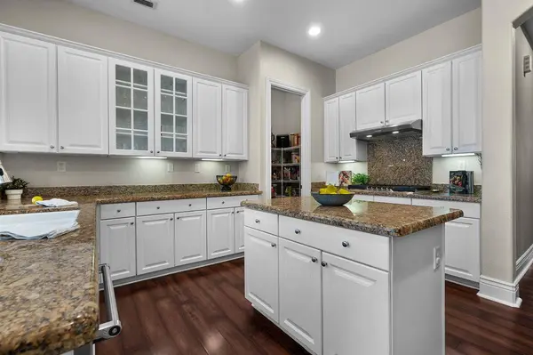 6698 Miravista DR, Rocklin, CA 95677