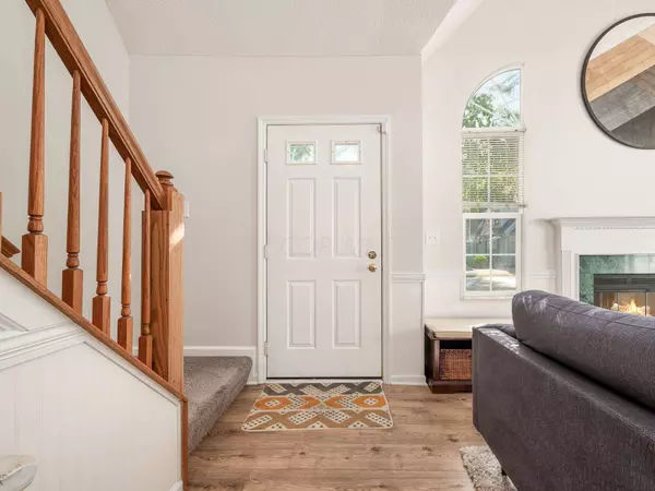 6239 Mcnaughten Place Lane 9, Columbus, OH 43213