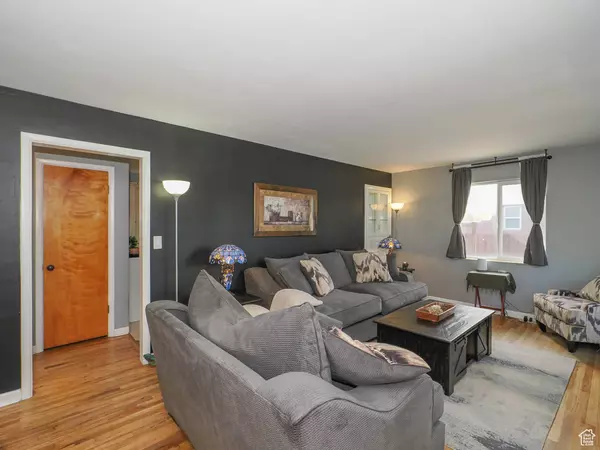 9095 S 260 E, Sandy, UT 84070