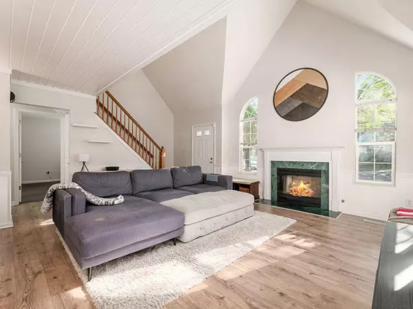 6239 Mcnaughten Place Lane 9, Columbus, OH 43213