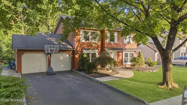 32 Marc Drive, Englishtown, NJ 07726