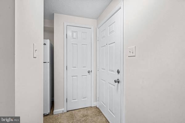 89 KENWOOD DR, Sicklerville, NJ 08081