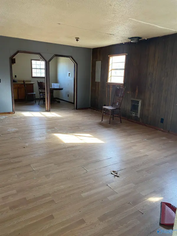 5684 County Road 107, Scottsboro, AL 35768