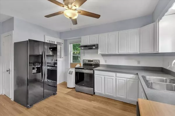 54 Blackstone St, Blackstone, MA 01504