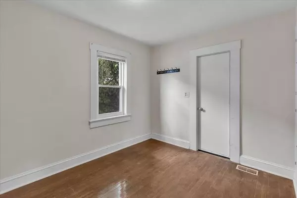 54 Blackstone St, Blackstone, MA 01504