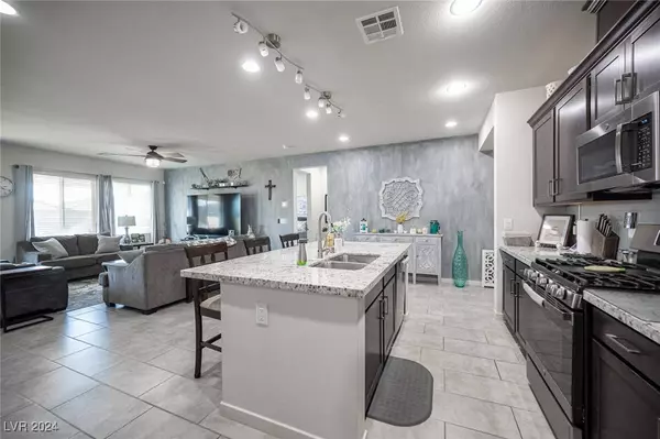 3033 Risen Star Road, North Las Vegas, NV 89086