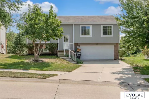 7571 Bondesson Street, Omaha, NE 68122