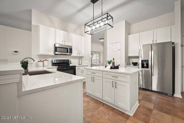 8365 SWANTON LN, Jacksonville, FL 32244