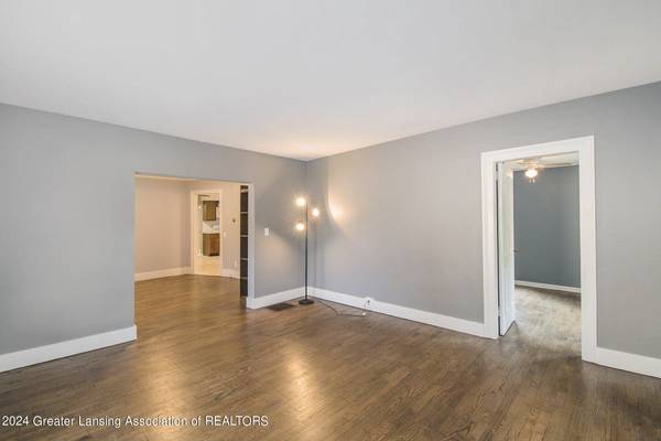 207 S Wight Street, St. Johns, MI 48879, St. Johns, MI 48879