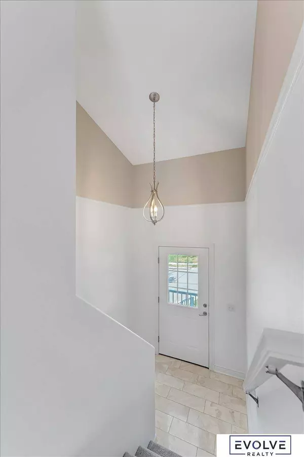 7571 Bondesson Street, Omaha, NE 68122