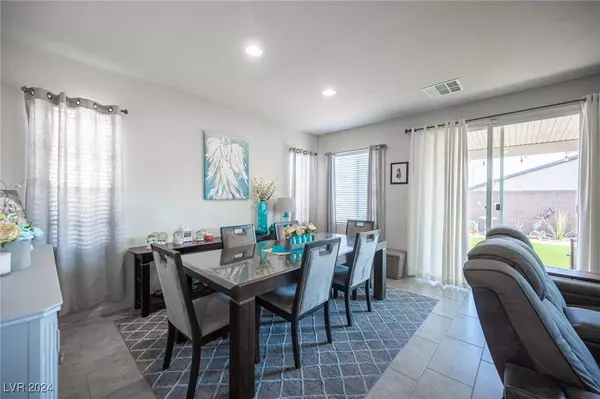 3033 Risen Star Road, North Las Vegas, NV 89086