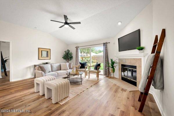 8365 SWANTON LN, Jacksonville, FL 32244