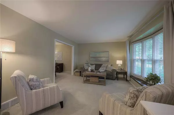 12800 St. Andrews DR, Kansas City, MO 64145