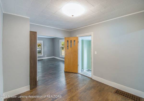 207 S Wight Street, St. Johns, MI 48879, St. Johns, MI 48879