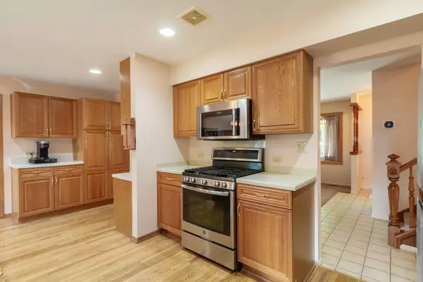 407 W Berkley DR, Arlington Heights, IL 60004