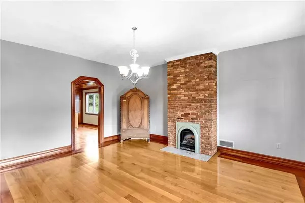 2063 Renton Rd, Pittsburgh, PA 15239