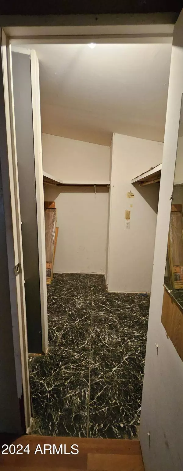 2201 E ALTA VISTA Road, Phoenix, AZ 85042