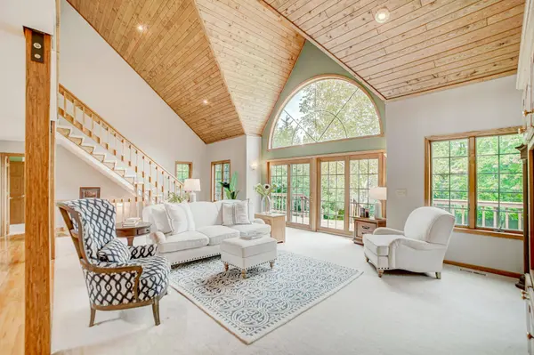 455 Old E E, Saint Joseph Twp, WI 54016