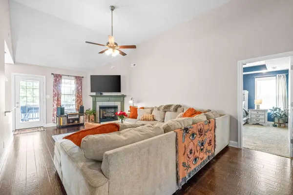 2365 Colston Dr, Clarksville, TN 37042