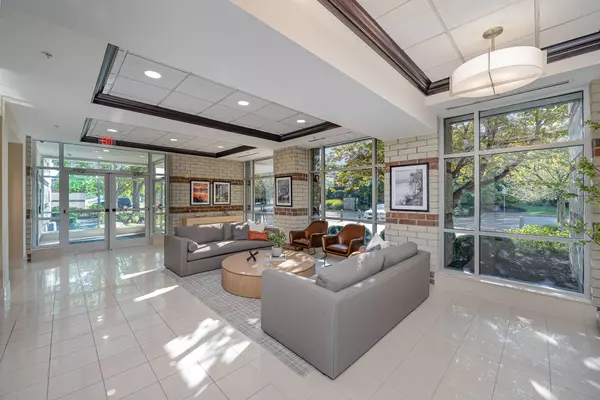 101 Harbor Greene Drive #W302, Bellevue, KY 41073