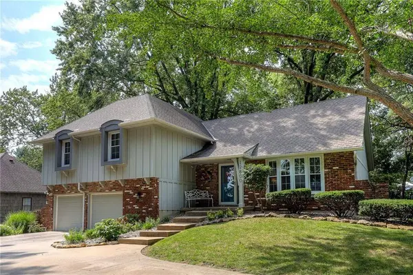 12800 St. Andrews DR, Kansas City, MO 64145