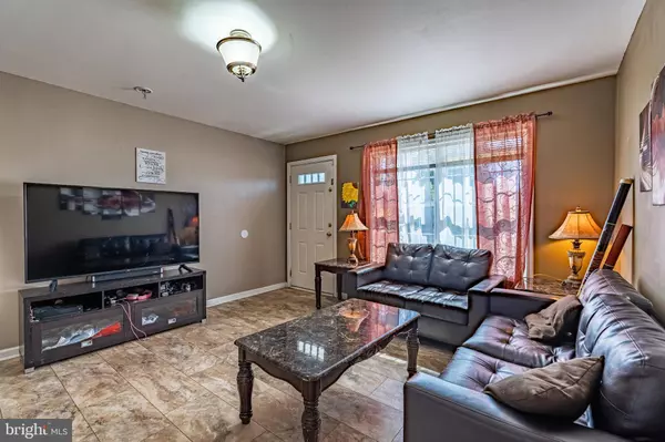 800 E 9TH ST, Chester, PA 19013