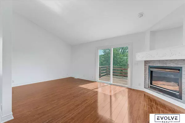 7571 Bondesson Street, Omaha, NE 68122