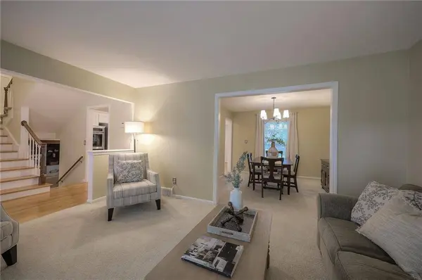 12800 St. Andrews DR, Kansas City, MO 64145