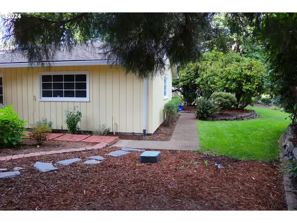 2662 DONNER PL, Eugene, OR 97401