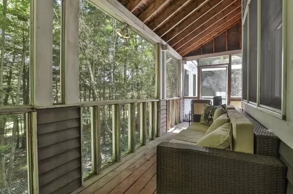 24 Bessie Leavitt RD, New Boston, NH 03070