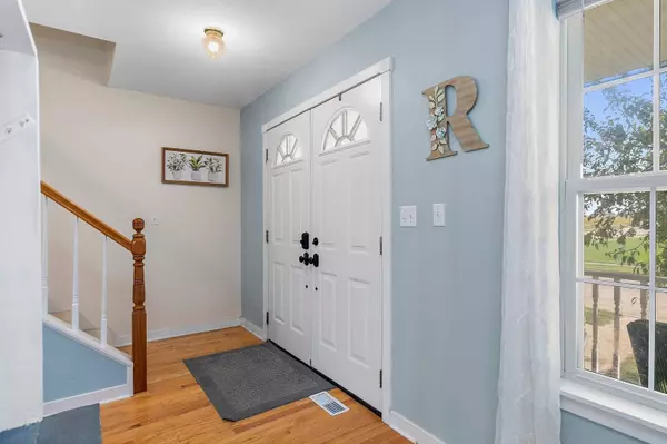 701 W Benham ST, Kirkland, IL 60146