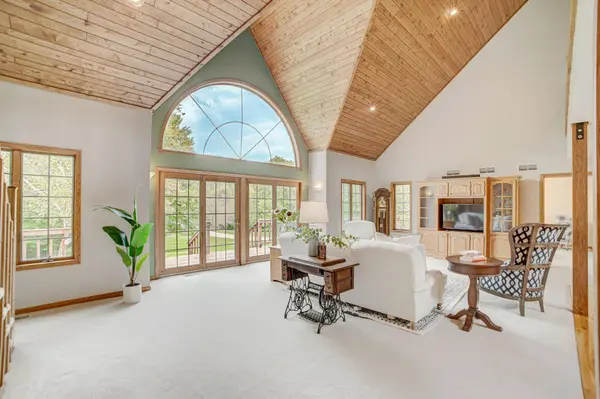 455 Old E E, Saint Joseph Twp, WI 54016