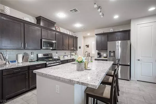 3033 Risen Star Road, North Las Vegas, NV 89086