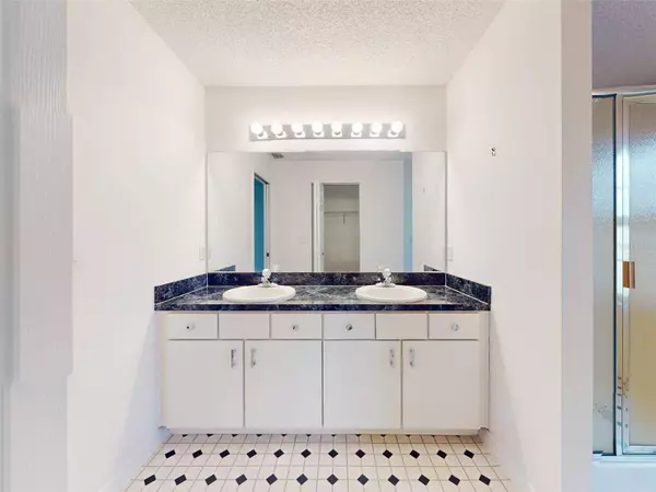 83 SPINNAKER CIR, South Daytona, FL 32119