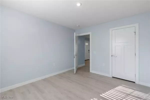 7043 Gauntlet ST SW, Massillon, OH 44646