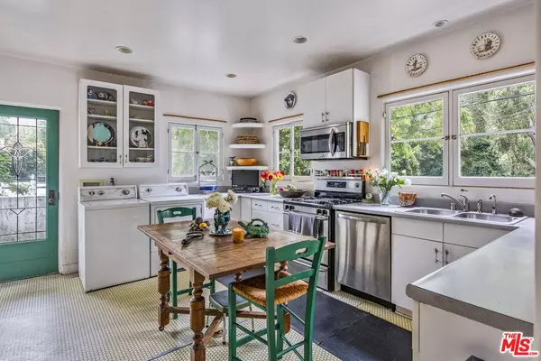 1800 Benedict Canyon Dr, Beverly Hills, CA 90210