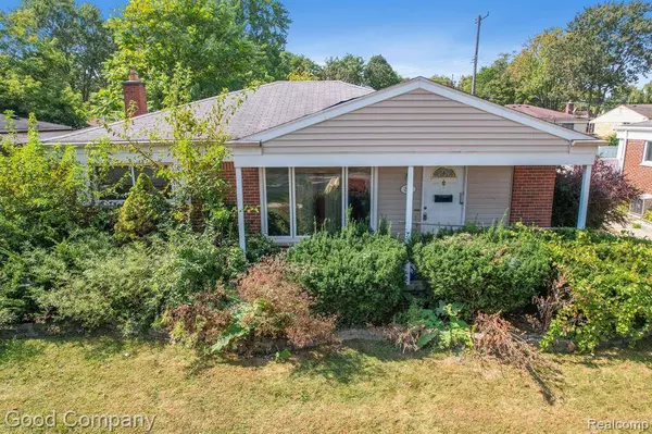 253 REDWOOD Drive, Troy, MI 48083