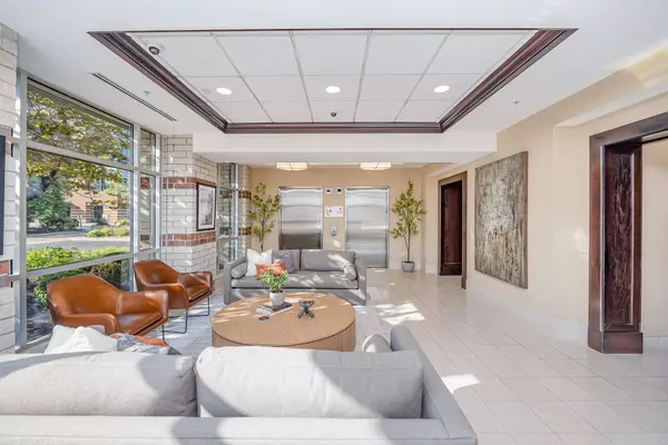 101 Harbor Greene Drive #W302, Bellevue, KY 41073