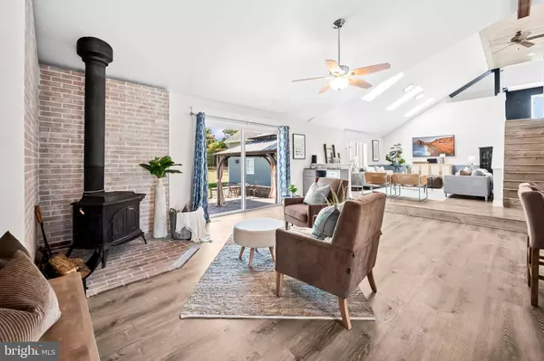 212 PROSPECT BAY DR, Grasonville, MD 21638