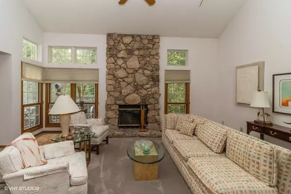 2631 82nd Street, Urbandale, IA 50322