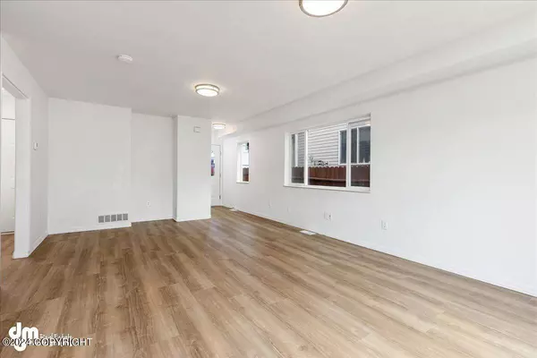 5950 Kody DR #10, Anchorage, AK 99504