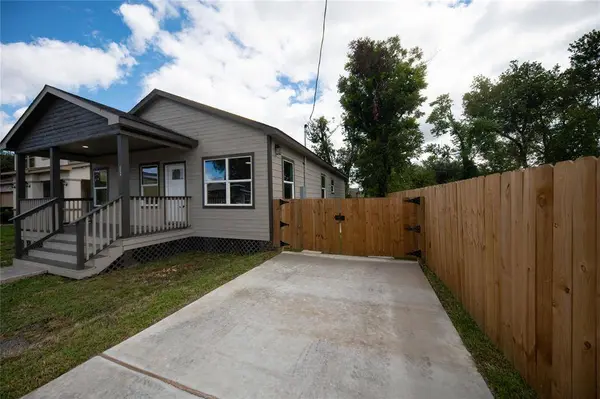 8321 Comal ST, Houston, TX 77051