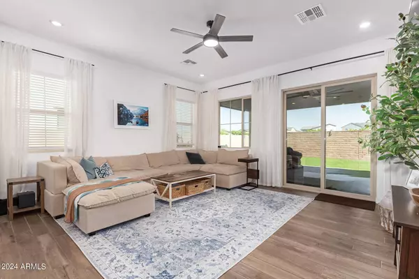 1552 E LODGEPOLE Drive, Gilbert, AZ 85298