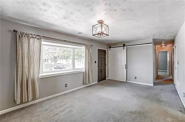 2496 N Aragon Avenue, Dayton, OH 45420