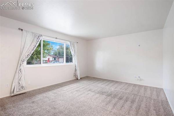 1479 Bonita DR, Fountain, CO 80817