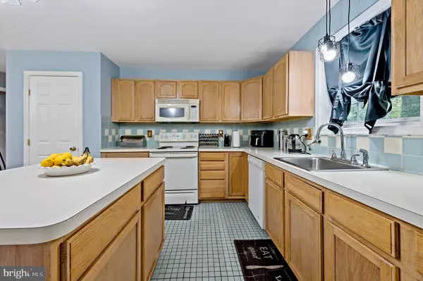 1215 BARTONSVILLE WOODS RD, Bartonsville, PA 18321