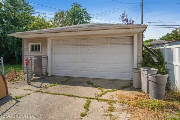 253 REDWOOD Drive, Troy, MI 48083