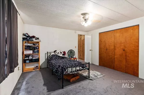 1750 Fairview Ave, Fruitland, ID 83619