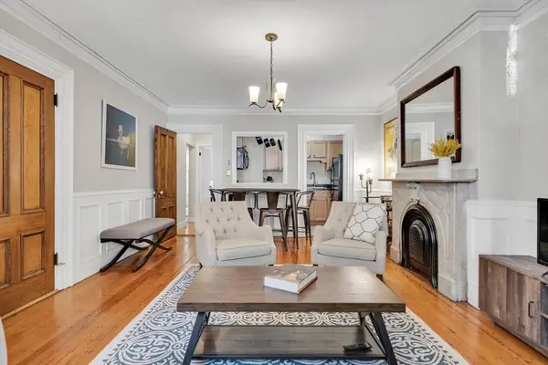 104 Pembroke St #2, Boston, MA 02118