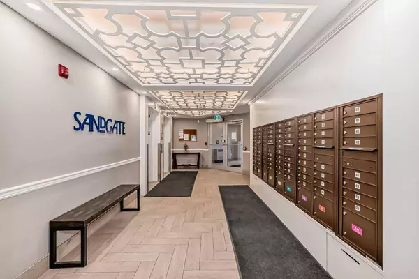 30 Mahogany Mews SE #104, Calgary, AB T3M 3H4